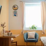 Penzion Zlatovláska U Zámku červená Lhota