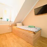 Zlatovláska U Zámku červená Lhota Penzion Jizna