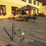 Zlatovláska U Zámku červená Lhota Penzion 4*