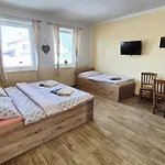 Zlatovláska U Zámku červená Lhota Jizna