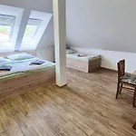Penzion Zlatovláska U Zámku červená Lhota 4*