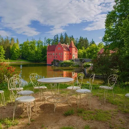 A Restaurace Zlatovlaska U Zamku Cervena Lhota Jizna
