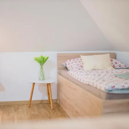 Zlatovláska U Zámku červená Lhota 4* Jizna