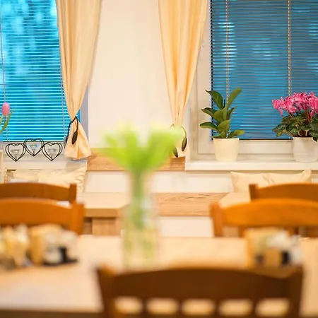 A Restaurace Zlatovlaska U Zamku Cervena Lhota