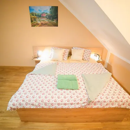 A Restaurace Zlatovlaska U Zamku Cervena Lhota Jizna