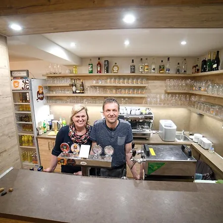 A Restaurace Zlatovlaska U Zamku Cervena Lhota 4*