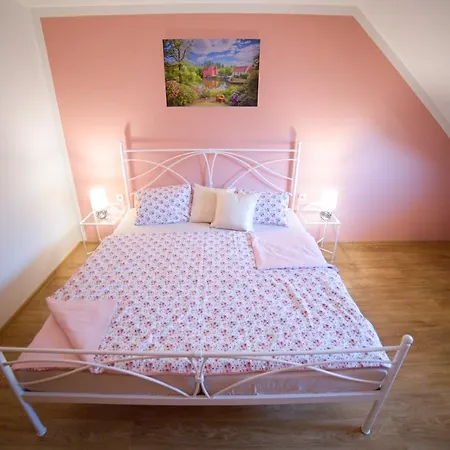 Zlatovláska U Zámku červená Lhota Penzion Jizna