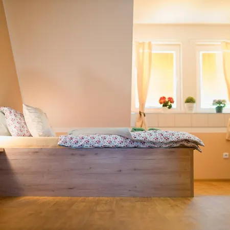 A Restaurace Zlatovlaska U Zamku Cervena Lhota Guest house *