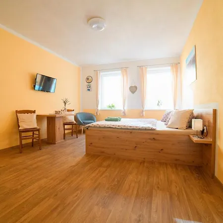 Zlatovláska U Zámku červená Lhota Jizna