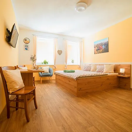 A Restaurace Zlatovlaska U Zamku Cervena Lhota 4*
