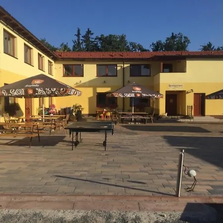 Guest house A Restaurace Zlatovlaska U Zamku Cervena Lhota