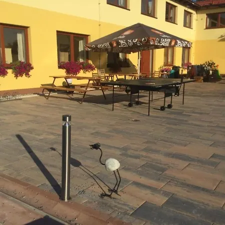 A Restaurace Zlatovlaska U Zamku Cervena Lhota Gasthuis 4*