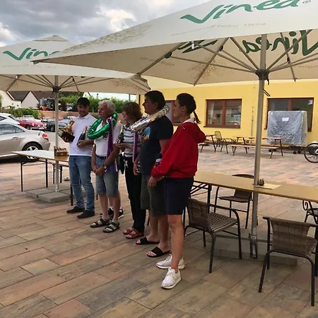 A Restaurace Zlatovlaska U Zamku Cervena Lhota Jizna