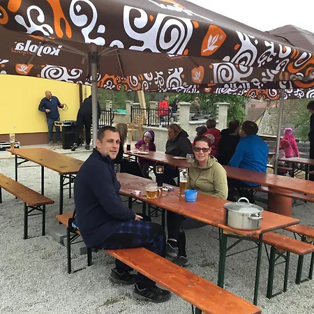 A Restaurace Zlatovlaska U Zamku Cervena Lhota Jizna