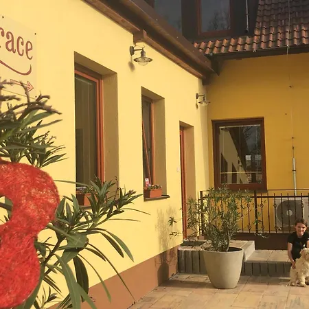 A Restaurace Zlatovlaska U Zamku Cervena Lhota