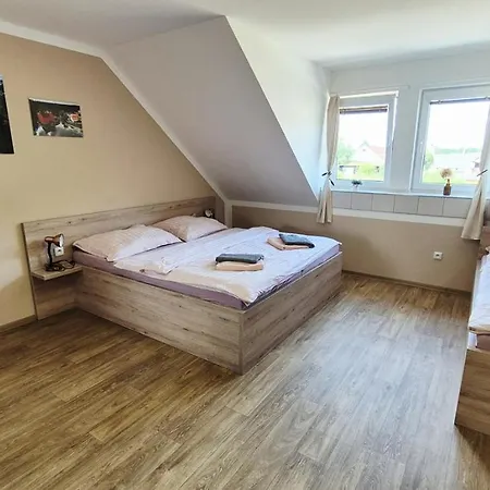 Penzion Zlatovláska U Zámku červená Lhota 4*