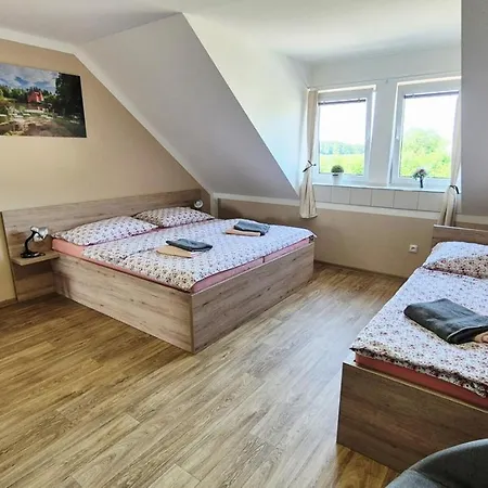 Guest house A Restaurace Zlatovlaska U Zamku Cervena Lhota Jizna