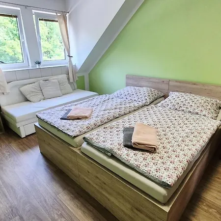 A Restaurace Zlatovlaska U Zamku Cervena Lhota