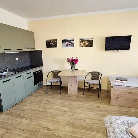 A Restaurace Zlatovlaska U Zamku Cervena Lhota Jizna