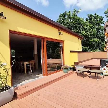 A Restaurace Zlatovlaska U Zamku Cervena Lhota * Jizna