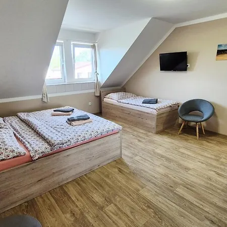 A Restaurace Zlatovlaska U Zamku Cervena Lhota Guest house *