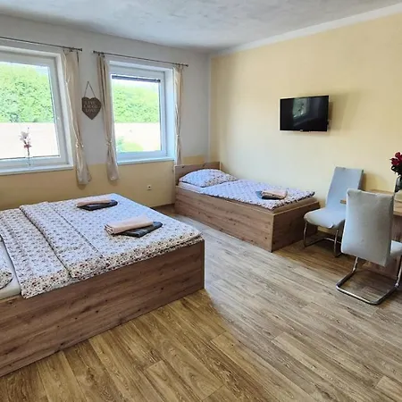 Guest house A Restaurace Zlatovlaska U Zamku Cervena Lhota Jizna