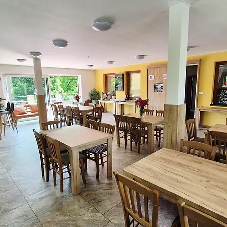 A Restaurace Zlatovlaska U Zamku Cervena Lhota Jizna