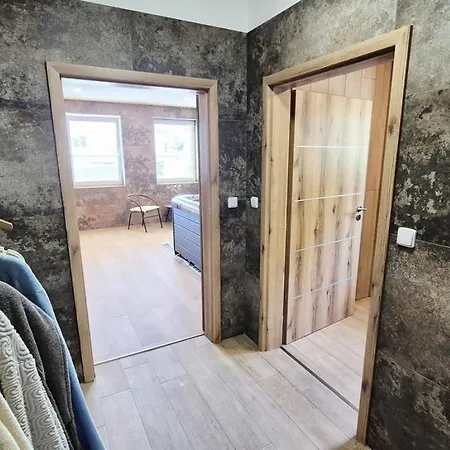 A Restaurace Zlatovlaska U Zamku Cervena Lhota * Jizna