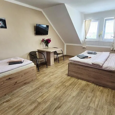 A Restaurace Zlatovlaska U Zamku Cervena Lhota