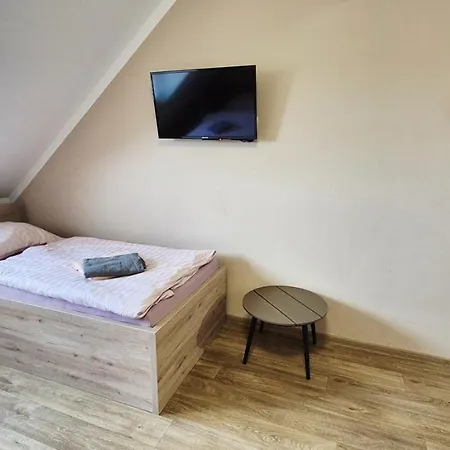 A Restaurace Zlatovlaska U Zamku Cervena Lhota * Jizna