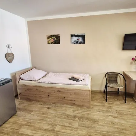 A Restaurace Zlatovlaska U Zamku Cervena Lhota
