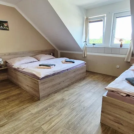 A Restaurace Zlatovlaska U Zamku Cervena Lhota Guest house *