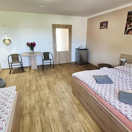 Guest house A Restaurace Zlatovlaska U Zamku Cervena Lhota