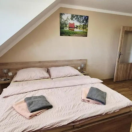Zlatovláska U Zámku červená Lhota 4* Jizna