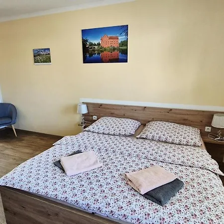 A Restaurace Zlatovlaska U Zamku Cervena Lhota Jizna