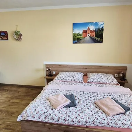 A Restaurace Zlatovlaska U Zamku Cervena Lhota