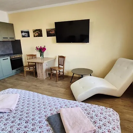 Guest house A Restaurace Zlatovlaska U Zamku Cervena Lhota *