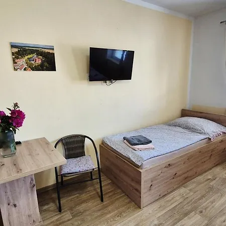 A Restaurace Zlatovlaska U Zamku Cervena Lhota *