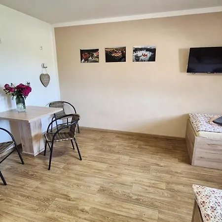 A Restaurace Zlatovlaska U Zamku Cervena Lhota Konukevi *
